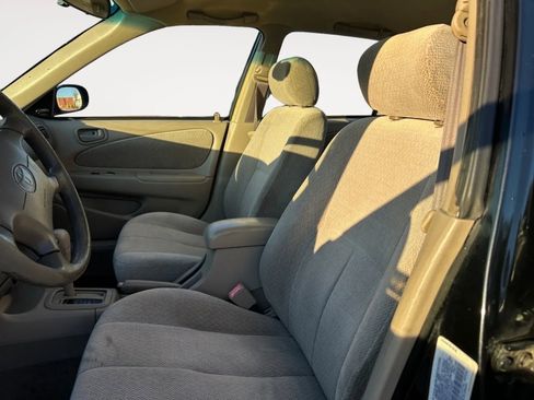 Used 2001 Toyota Corolla CE image 10