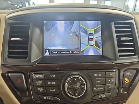 Used 2014 Nissan Pathfinder Platinum w/ Platinum Premium Package AWD/4WD image 28