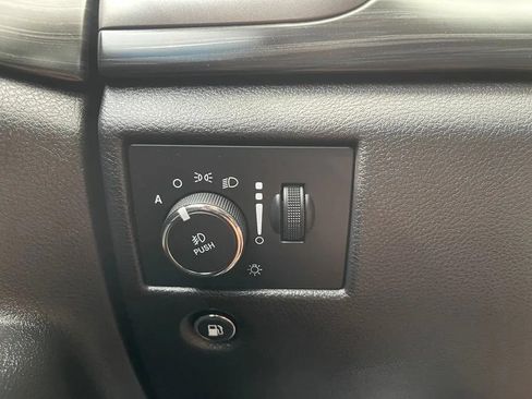 Used 2020 Jeep Grand Cherokee Altitude AWD/4WD image 31