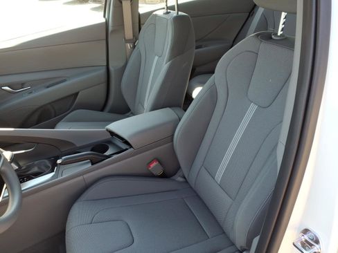 New 2026 Hyundai Elantra SE FWD image 8