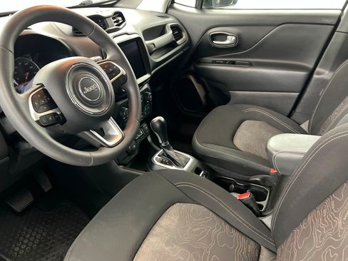 Used 2023 Jeep Renegade Latitude AWD/4WD image 15