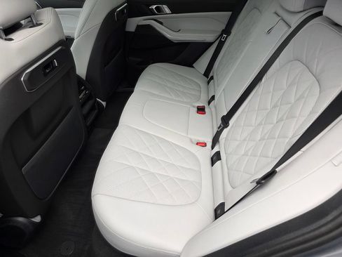 Used 2024 BMW X5 xDrive40i w/ Parking Assistance Package AWD/4WD image 14