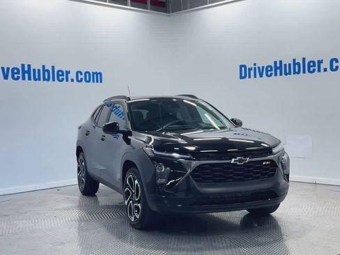 Used 2025 Chevrolet Trax RS w/ Sunroof Package image 6