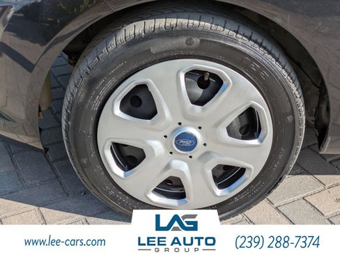 Used 2013 Ford Fiesta SE image 9