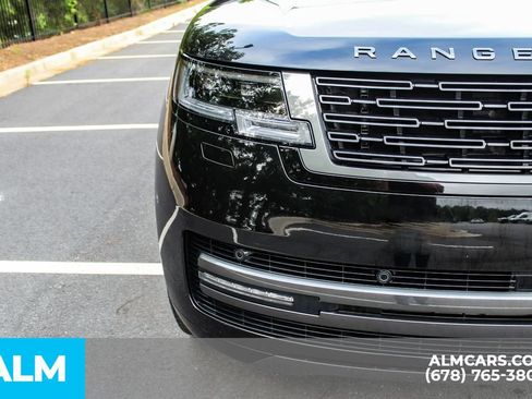 Used 2025 Land Rover Range Rover SE AWD/4WD image 11
