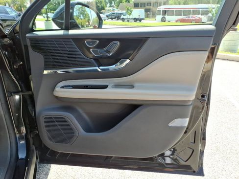 Certified 2022 Lincoln Corsair AWD w/ Premium Package image 32