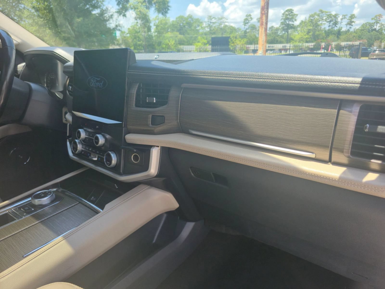Used 2022 Ford Expedition Max Limited RWD image 24