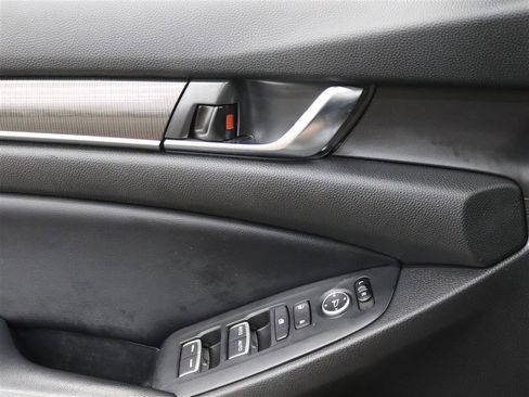 Used 2018 Honda Accord Sport image 34