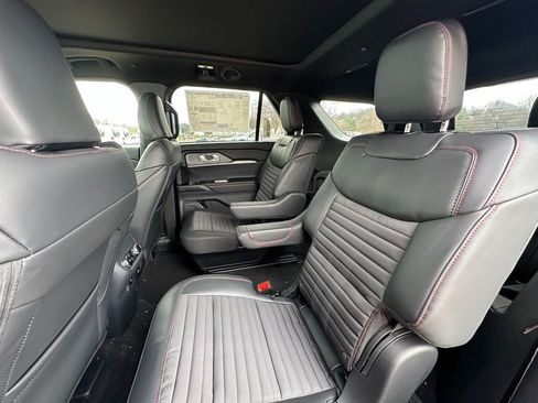 New 2026 Ford Explorer ST-Line w/ ST-Line Street Pack AWD/4WD image 17