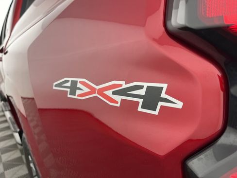 Certified 2024 Chevrolet Colorado LT w/ LT Convenience Package II AWD/4WD image 5