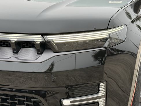 New 2026 Jeep Grand Wagoneer Limited w/ Premium Group II image 8