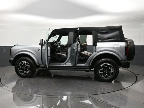 Used 2024 Ford Bronco Outer Banks image 36