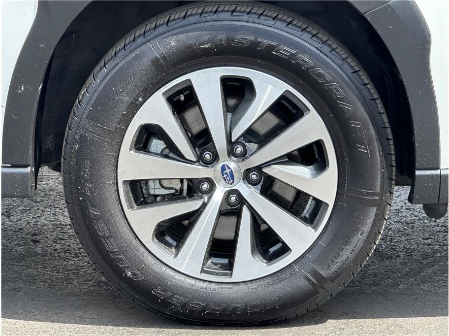 Used 2023 Subaru Outback Premium AWD/4WD image 29