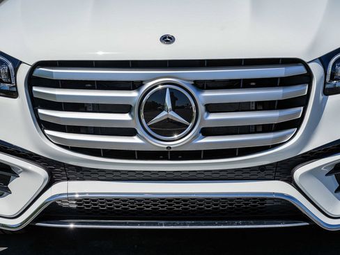 New 2026 Mercedes-Benz GLS 450 4MATIC image 7