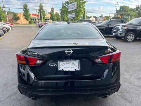 Used 2024 Nissan Altima 2.5 SR FWD image 5