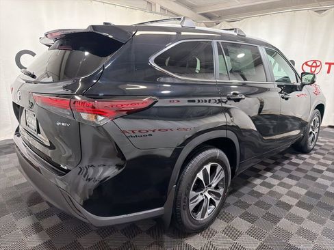 Used 2026 Toyota Highlander XLE image 7