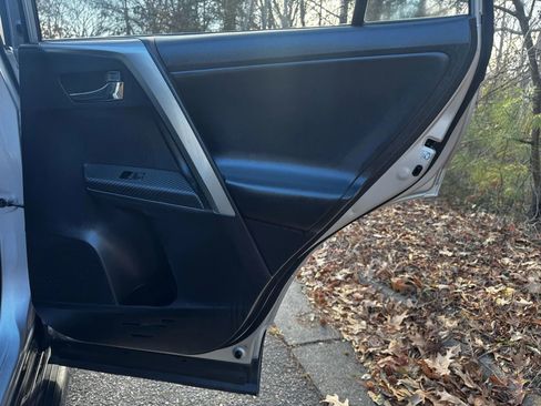 Used 2013 Toyota RAV4 Limited image 13