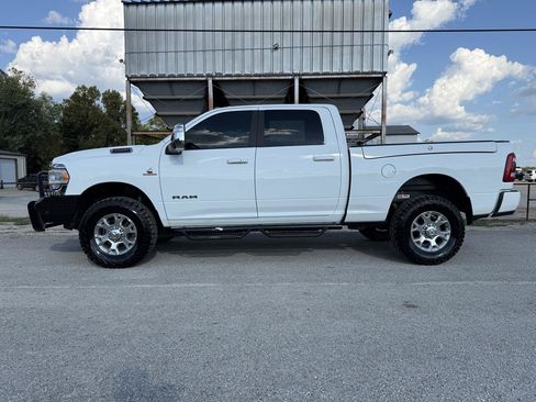 Used 2023 RAM 2500 Laramie AWD/4WD image 2