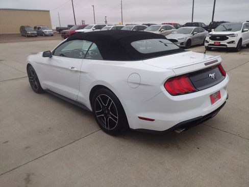 Used 2020 Ford Mustang Premium image 7