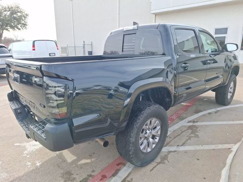 Used 2018 Toyota Tacoma SR5 image 6