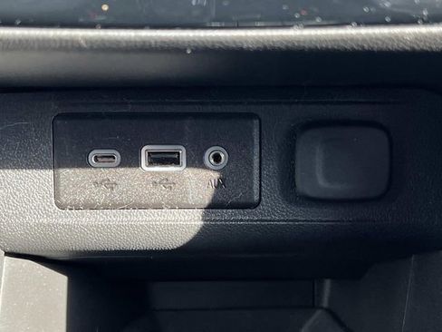 Used 2023 Buick Encore GX Preferred w/ Cold Weather Comfort Package FWD image 27