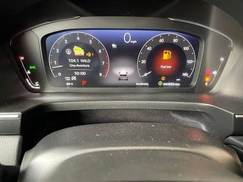 Used 2025 Honda Pilot Elite image 12