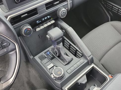 Used 2025 Toyota 4Runner SR5 AWD/4WD image 28
