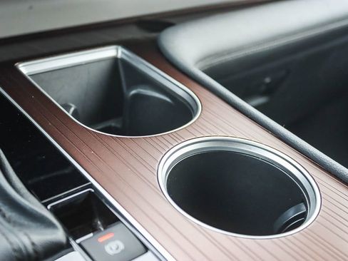 Used 2023 Toyota Sienna LE image 36