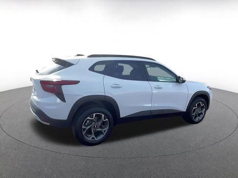Used 2025 Chevrolet Trax LT w/ LT Convenience Package image 15