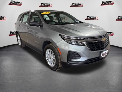 Used 2024 Chevrolet Equinox LS FWD image 3