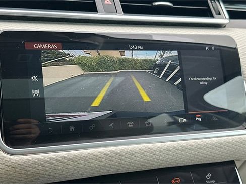 Used 2019 Land Rover Range Rover Velar S image 19