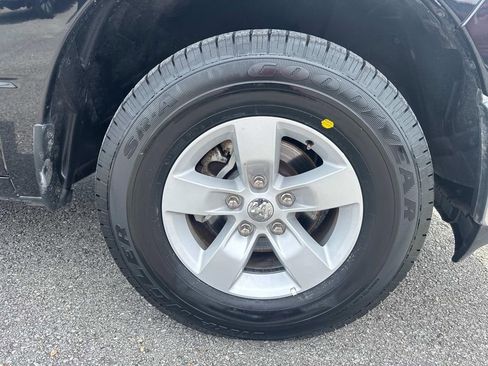 Used 2022 RAM 1500 Classic SLT w/ Electronics Group image 4