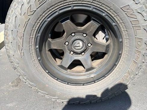 Used 2018 Toyota 4Runner TRD Off-Road Premium AWD/4WD image 3