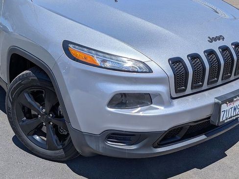 Used 2016 Jeep Cherokee Sport AWD/4WD image 6