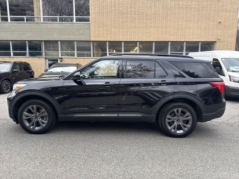 Used 2023 Ford Explorer XLT w/ Equipment Group 202A AWD/4WD image 4
