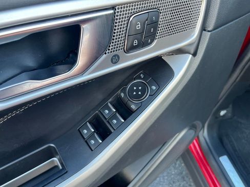 Used 2020 Ford Explorer Limited image 13