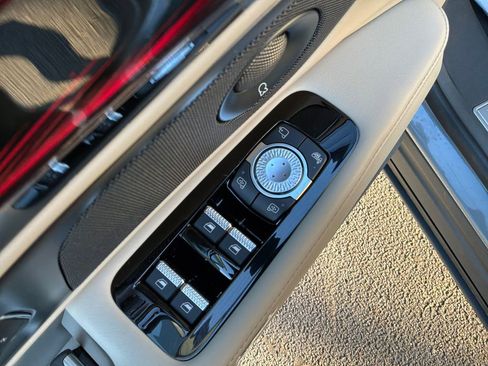 Used 2025 Lincoln Nautilus Reserve w/ Jet Appearance Package image 14