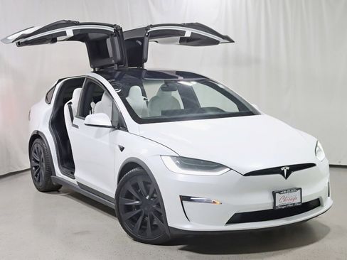 Used 2022 Tesla Model X Plaid image 8