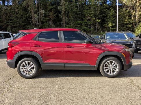 Used 2021 Chevrolet TrailBlazer LS image 4