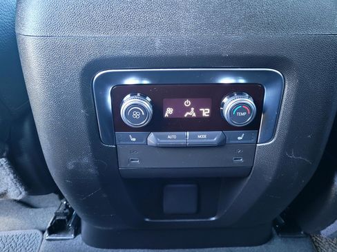 Used 2025 GMC Yukon Denali AWD/4WD image 13