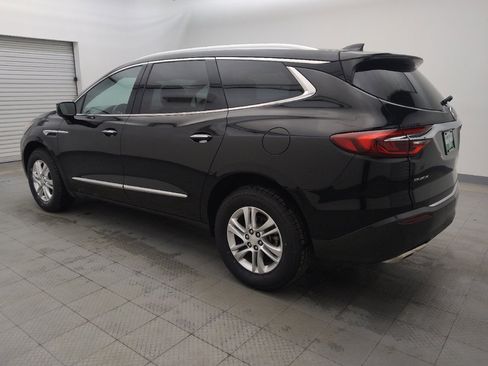 Used 2018 Buick Enclave Essence image 3