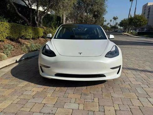 Used 2022 Tesla Model 3 Long Range AWD/4WD image 3