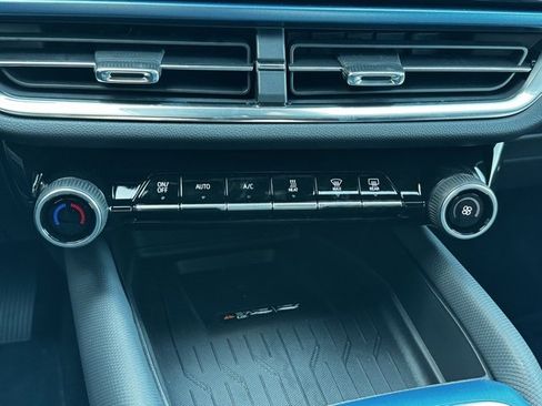 New 2026 Chevrolet Equinox EV LT image 10