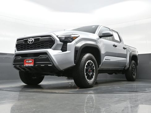 Used 2025 Toyota Tacoma TRD Off-Road w/ TRD Off Road Upgrade Package image 30