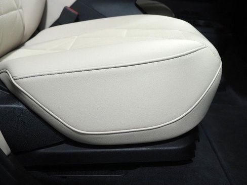 Used 2023 BMW iX xDrive50 w/ Premium Package AWD/4WD image 81