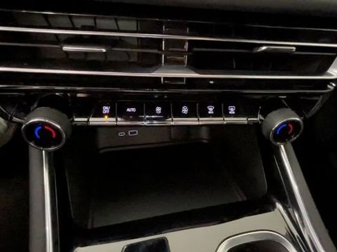 Used 2024 Chevrolet Traverse LS FWD image 29