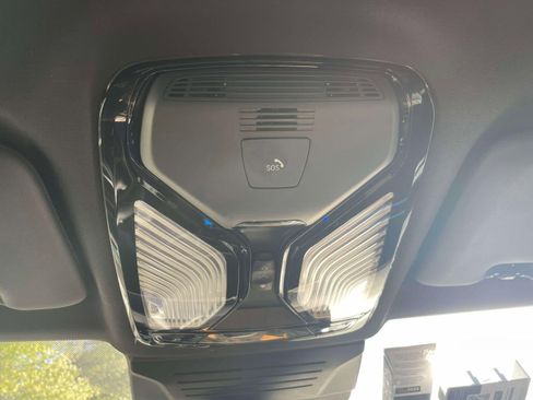 Used 2025 BMW X5 xDrive50e image 32