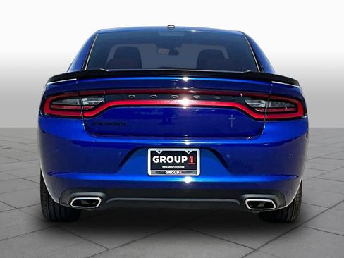 Used 2022 Dodge Charger SXT w/ Blacktop Package RWD image 5