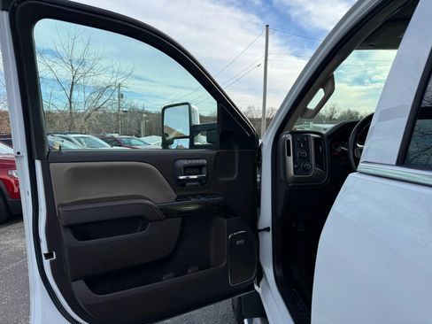 Used 2016 GMC Sierra 3500 Denali w/ Duramax Plus Package image 10