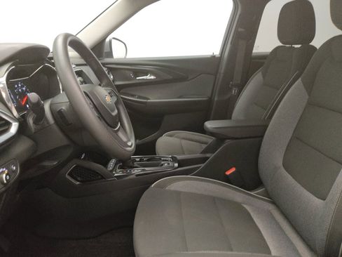 Used 2023 Chevrolet TrailBlazer LT w/ Convenience Package AWD/4WD image 17
